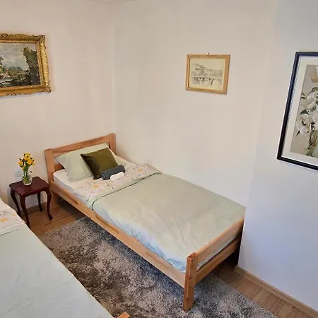 Quarto em Acomodações Particulares Fatima *